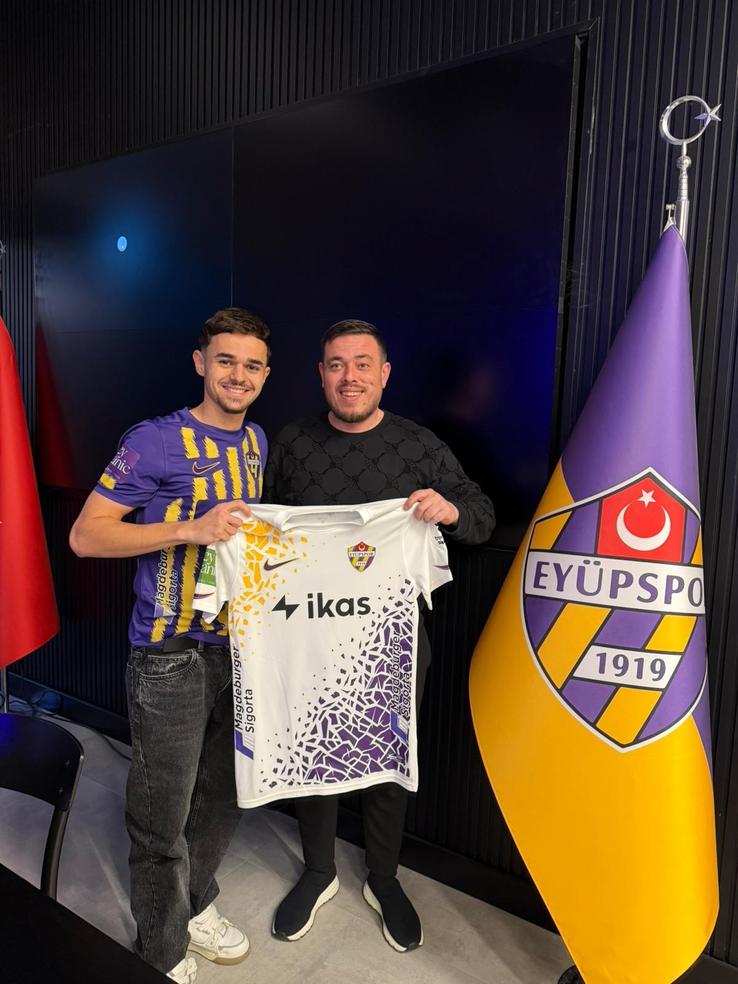 Denis Radu, alături de impresarul Ceniz Erten