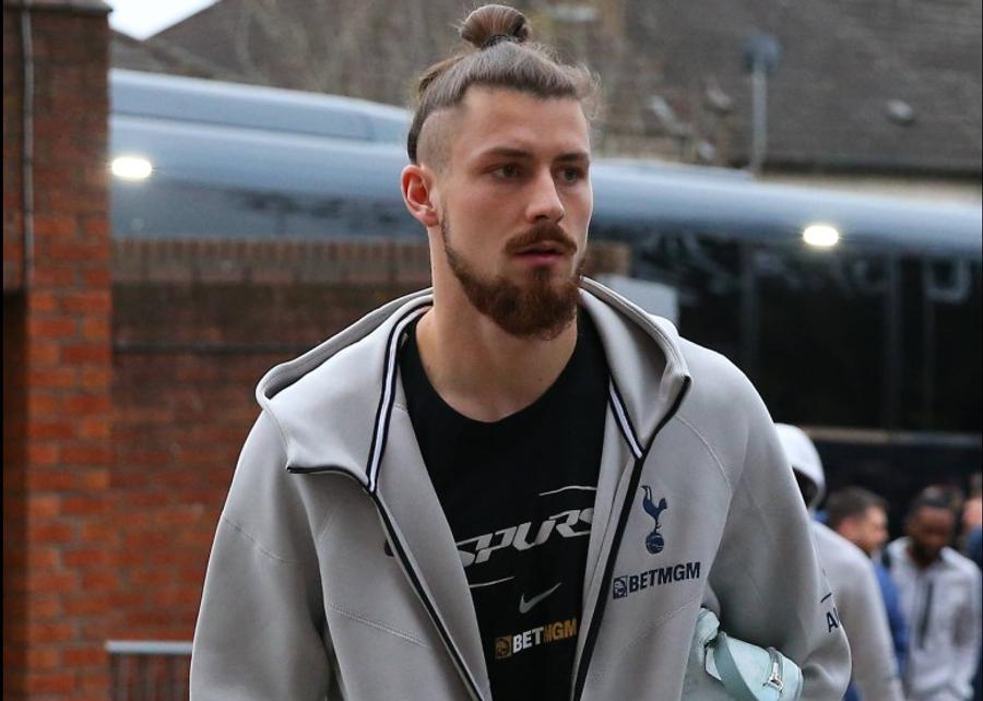 Tottenham a primit oferta pentru Radu Drăgușin! » Roma ar putea plăti o penalizare dacă nu-l va cumpăra