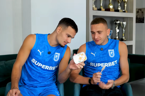 Străinii Craiovei gustă colivă // foto: captură YouTube