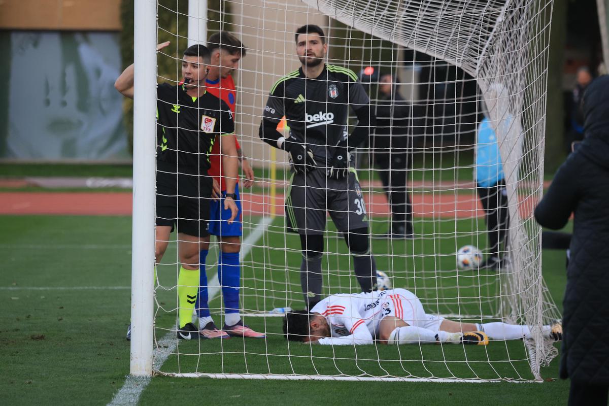 FCSB - Beșiktaș 1-2 » Campioana, învinsă în singurul amical din Antalya! A avut 1-0, dar a pierdut după două greșeli în defensivă