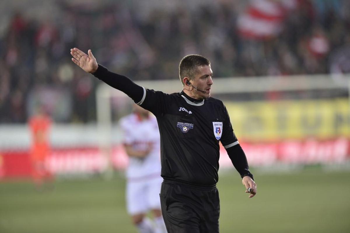 DINAMO // NOTE GSP: Dezastru în defensiva lui Dinamo » Lukas Skovajsa și Mihai Popescu, cei mai slabi de pe teren!