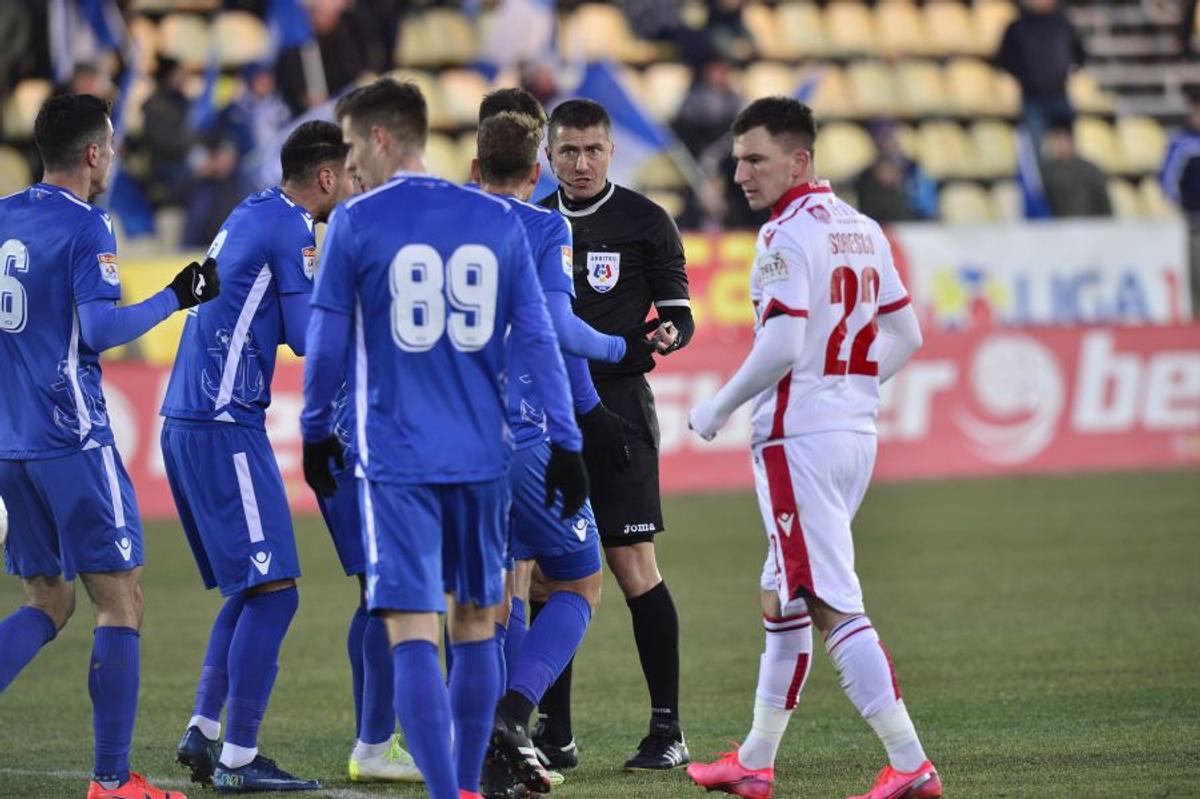 DINAMO // NOTE GSP: Dezastru în defensiva lui Dinamo » Lukas Skovajsa și Mihai Popescu, cei mai slabi de pe teren!
