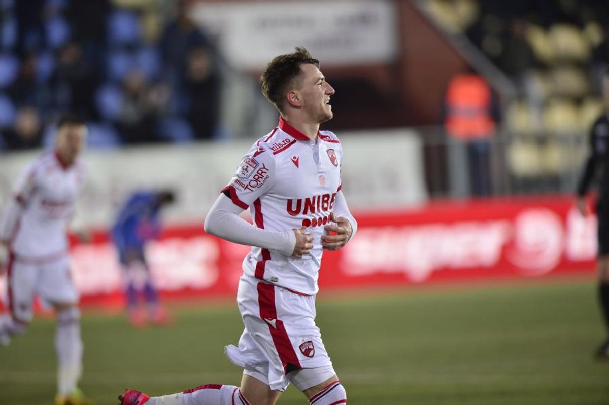 DINAMO // NOTE GSP: Dezastru în defensiva lui Dinamo » Lukas Skovajsa și Mihai Popescu, cei mai slabi de pe teren!
