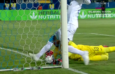 VIITORUL - CRAIOVA 1-2 // Decizie contestată în minutul 43: mingea s-a plimbat pe linia porții! A fost gol?