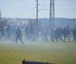 FOTO Măcel la un amical: ungurii și croații au intrat pe teren cu bâtele și s-au luat la bătaie