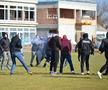 FOTO Măcel la un amical: ungurii și croații au intrat pe teren cu bâtele și s-au luat la bătaie