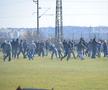 FOTO Măcel la un amical: ungurii și croații au intrat pe teren cu bâtele și s-au luat la bătaie