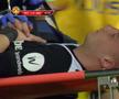 FOTO. Fault sângeros în Cupa României » Petrolul - Iași, întrerupt 4 minute: „E de ROȘU!”