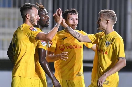 Petrolul s-a calificat în „sferturile” Cupei României, după 3-0 cu Poli Iași.
