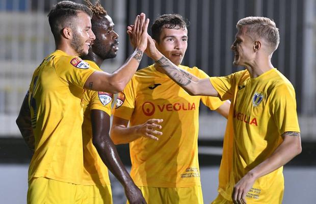 Petrolul - Poli Iași 3-0 » Știm primele două echipe calificate în „sferturile” Cupei României! Surpriză la Ploiești