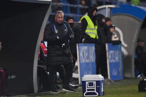 Dan Petrescu (55 de ani), antrenorul campioanei României, CFR Cluj, a spus că nu se gândește deocamdată la „dubla” cu Lazio Roma, din play-off-ul UEFA Europe Conference League. 
Foto: Raed Krishan (GSP)