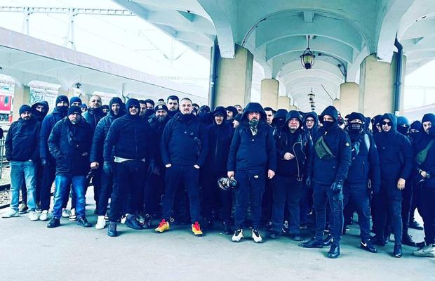 Peluză scindată! 400 de ultrași olteni vor veni în Giulești, alți 300 au renunțat să mai facă deplasarea » Planul galeriei lui FCU Craiova