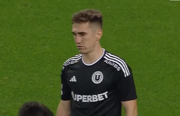 Ce a fost asta?! Vătăjelu a comis un penalty greu de explicat împotriva fostei echipe