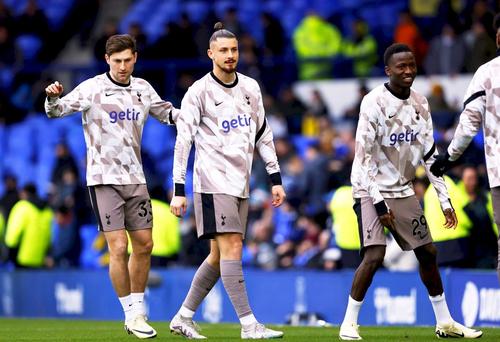 Radu Drăgușin (22 de ani) nu apare pe lista de 25 de fotbaliști trimisă de Tottenham pentru restul sezonului de Premier League.