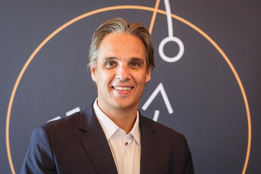 Nuno Gomes în prezent Nuno Gomes s-a trezit cu jucătorii Greciei peste el în vacanță, după ce a pierdut finala EURO în fața lor: „Ce căutați aici? E toată echipa?!” » Ce-i trimitea Charisteas zilnic