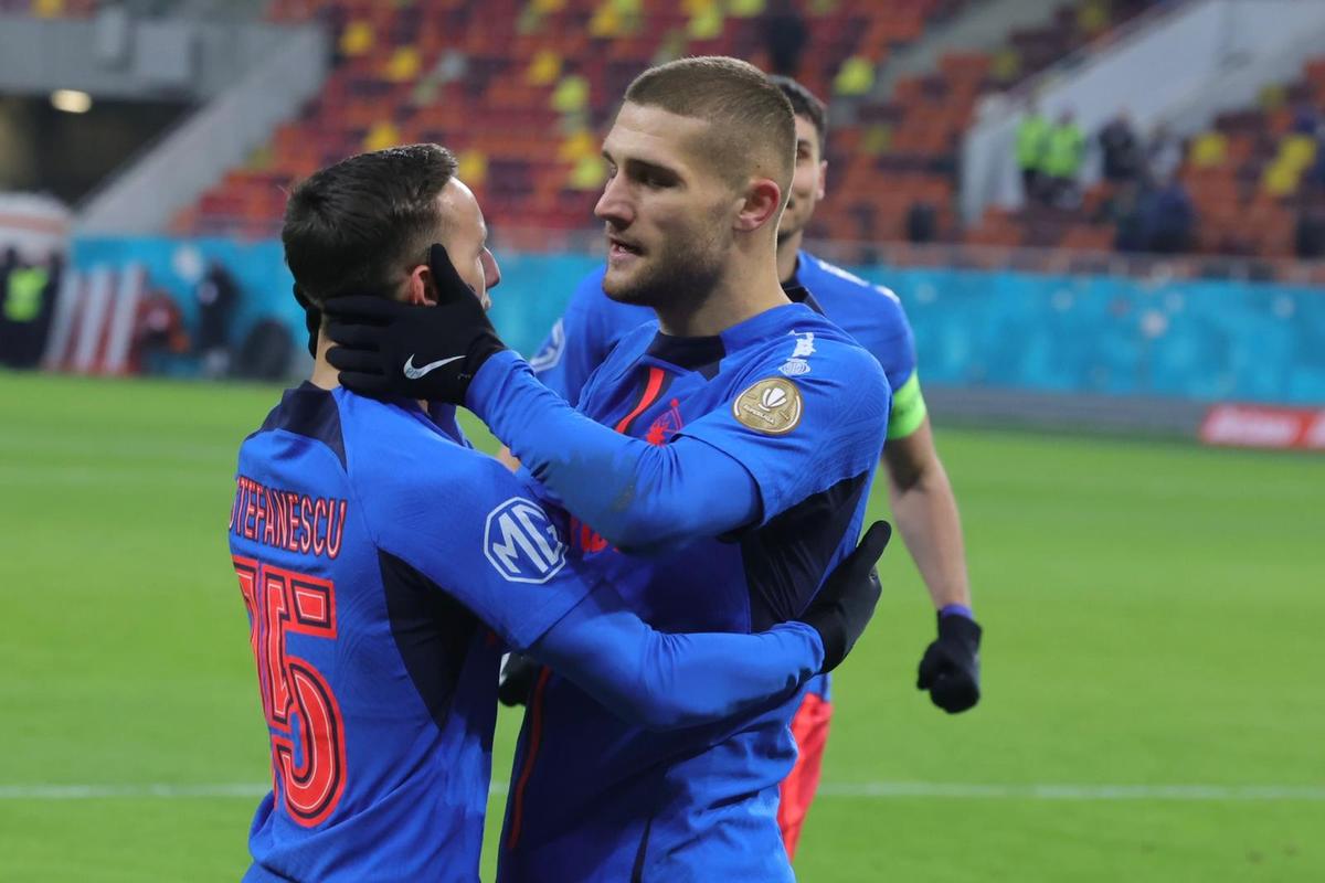 Gigi Becali, după lecția de fotbal predată de FCSB: „Sunt de 25 de ani în fotbal, abia acum am învățat și eu ceva” + De ce l-a scos pe Gheorghiță la pauză