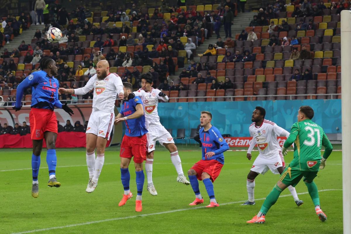 Gigi Becali, după lecția de fotbal predată de FCSB: „Sunt de 25 de ani în fotbal, abia acum am învățat și eu ceva” + De ce l-a scos pe Gheorghiță la pauză