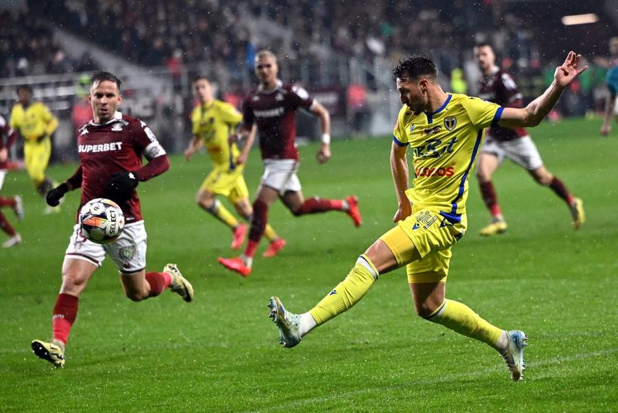 Ricardinho în acțiune. Foto: ImagoImages „Este ca un animal” » Adrian Mutu l-a remarcat în remiza Petrolului cu Hermannstadt