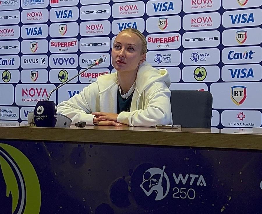 „Cine nu riscă nu bea șampanie” » Cum a reușit Anastasia Potapova să revină după setul pierdut și să câștige Transylvania Open