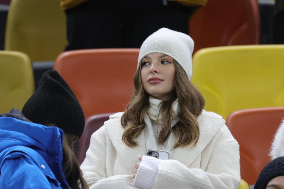 Antonia Salanta, iubita lui Daniel Bîrligea, este prezentă la FCSB - Sepsi
