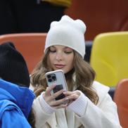 Antonia Salanta, iubita lui Daniel Bîrligea (24 de ani), a fost prezentă în tribunele Arenei Naționale pentru a-și susține partenerul în meciul cu FCSB - Sepsi, din runda #26 din Superliga