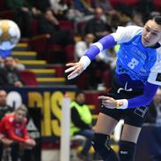 Cristina Neagu a marcat opt goluri în partida dintre CSM București și HC Podravka, ea fiind cea mai bună marcatoare a campioanei României  FOTO Cristi Preda