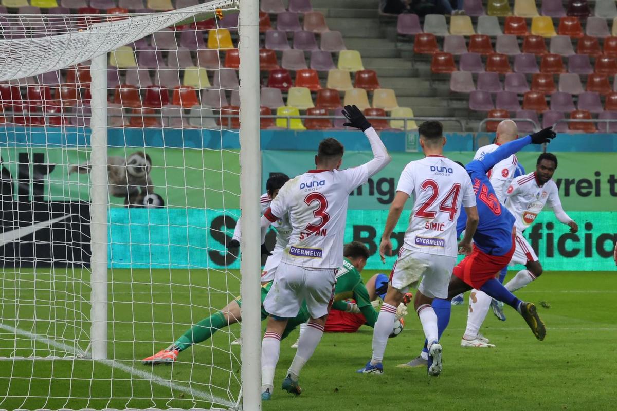 Gigi Becali, după lecția de fotbal predată de FCSB: „Sunt de 25 de ani în fotbal, abia acum am învățat și eu ceva” + De ce l-a scos pe Gheorghiță la pauză