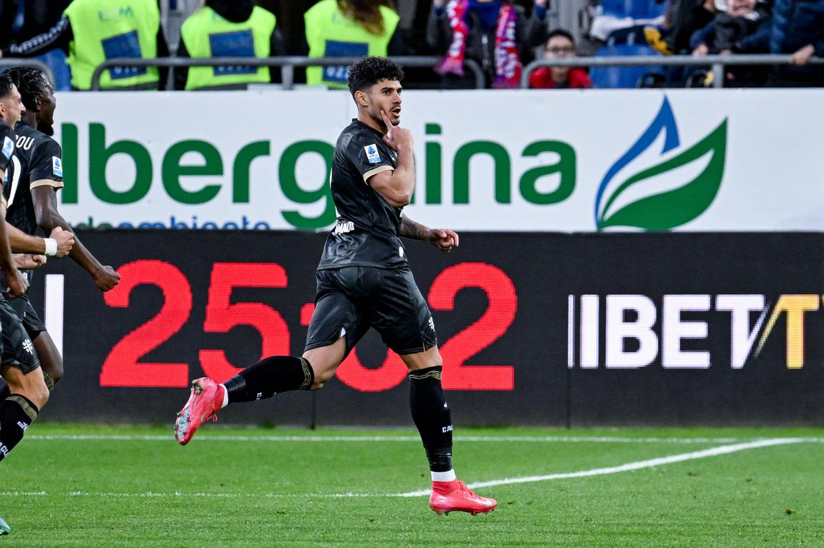 „Ce ai făcut Florinellll?!” » Italienii, la picioarele lui Coman, după golul superb marcat în Cagliari - Parma: „Debut stelar”