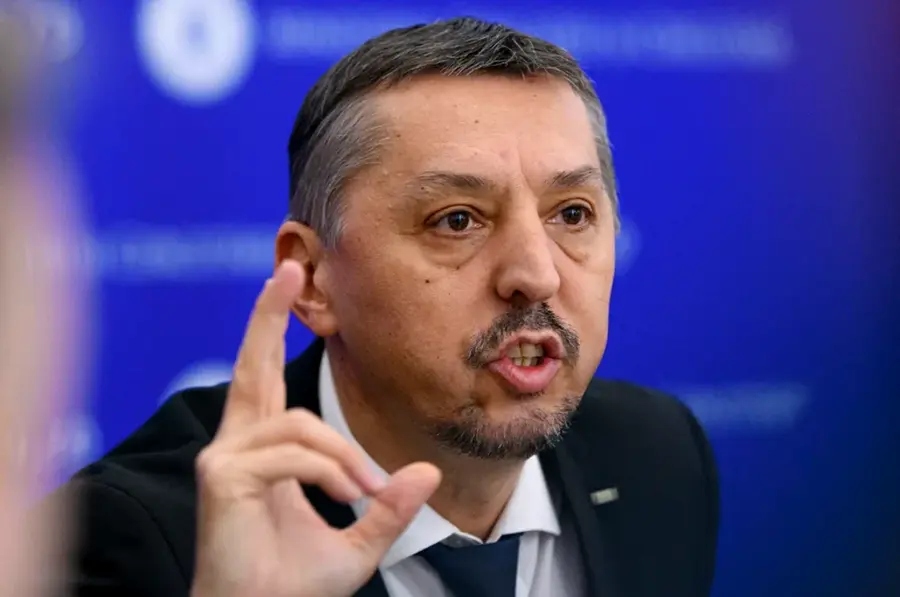 Daniel David, ministrul Educației, îl critică pe David Popovici: „E momentul să aibă grijă”