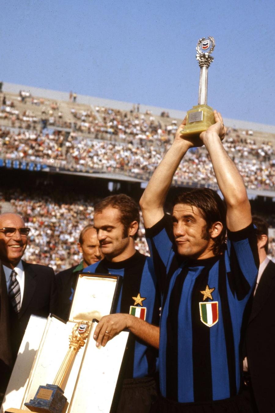 Roberto Boninsegna (dreapta), alături de Sandro Mazzola, campioni cu Inter în 1970-1971 / Foto: Imago Căpitanul lui Cristi Chivu scrie istorie la Inter » Lautaro Martinez a egalat legendarul golgheter al nerazzurrilor!