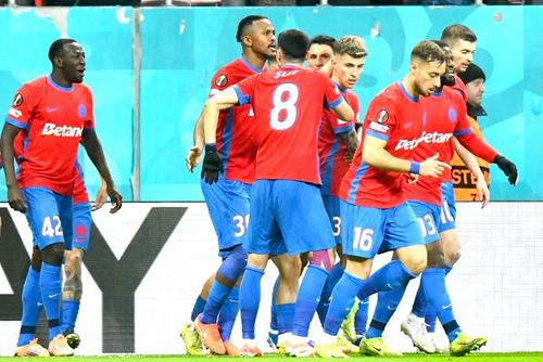 Siyabonga Ngezana (numărul 31) se operează și revine abia la mijlocul play-off-ului pentru FCSB