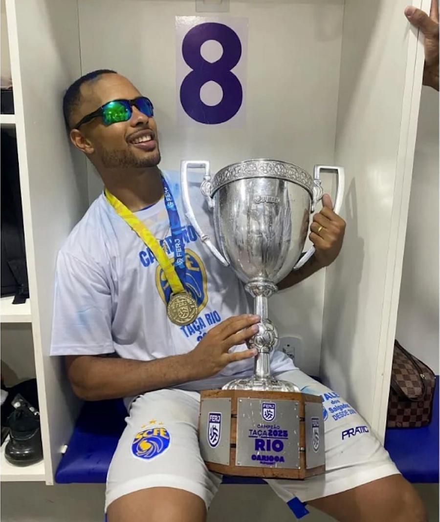 Alexandre Souza / Foto: Instagram Dramă pe Maracana! Un fotbalist brazilian s-a prăbușit pe teren din cauza unei crize de epilepsie