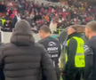 Istvan Kovacs a fost lovit de un obiect venit din tribună imediat după Dinamo - Craiova