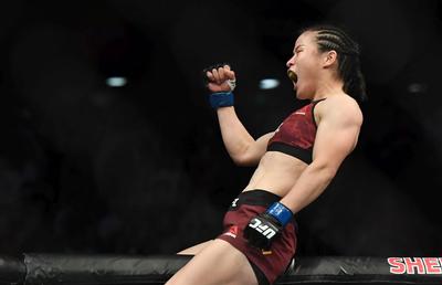 VIDEO IREAL! Două femei au fost protagonistele celui mai violent meci din istoria UFC!