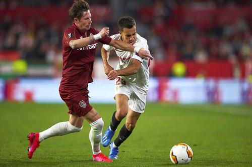 Reguilon, în duel cu Ciprian Deac // FOTO: Guliver/GettyImages