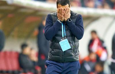 FCSB // Bogdan Vintilă e slujitorul perfect! Momentele care l-au pus în cea mai stânjenitoare postură