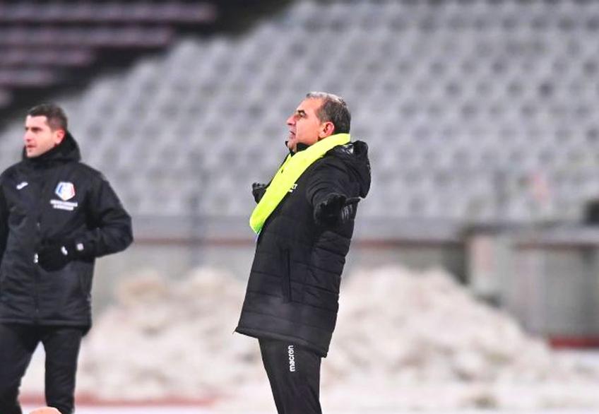 Ionel Gane (49 de ani), antrenorul „câinilor”, și-a desființat fotbalistul.
