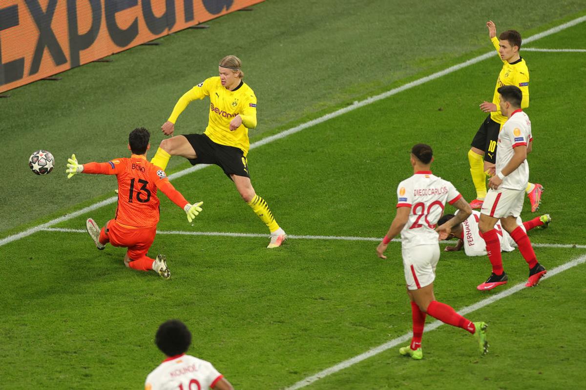 VIDEO + FOTO Scene ireale în Dortmund - Sevilla! Jucătorii n-au înțeles nimic: TREI decizii controversate luate de VAR la o singură fază