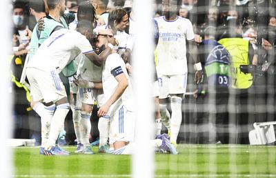 Real Madrid - PSG 3-1 » „Tripla” lui Benzema elimină Parisul din Champions League