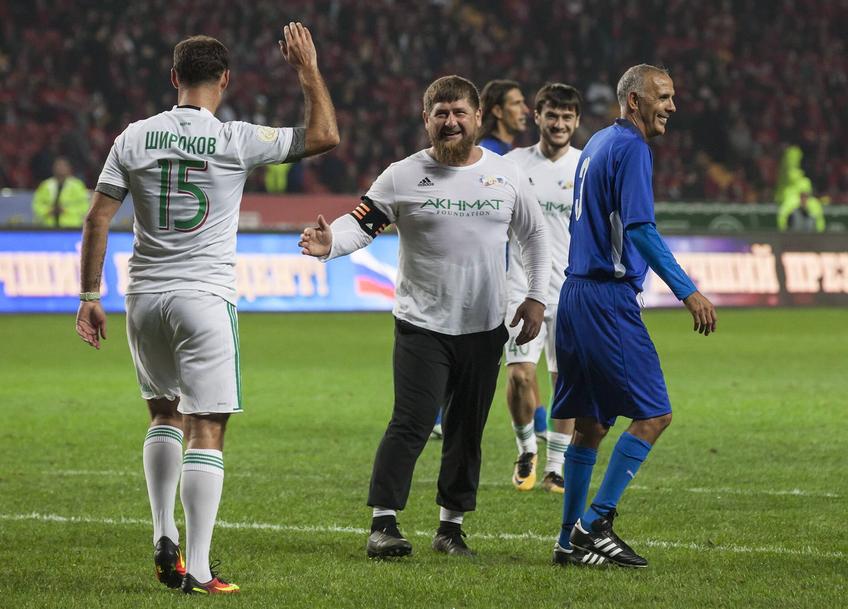 Roman Shirokov (numarul 15), alaturi de liderul cecen Ramzan Kadyrov / FOTO: Imago-Images