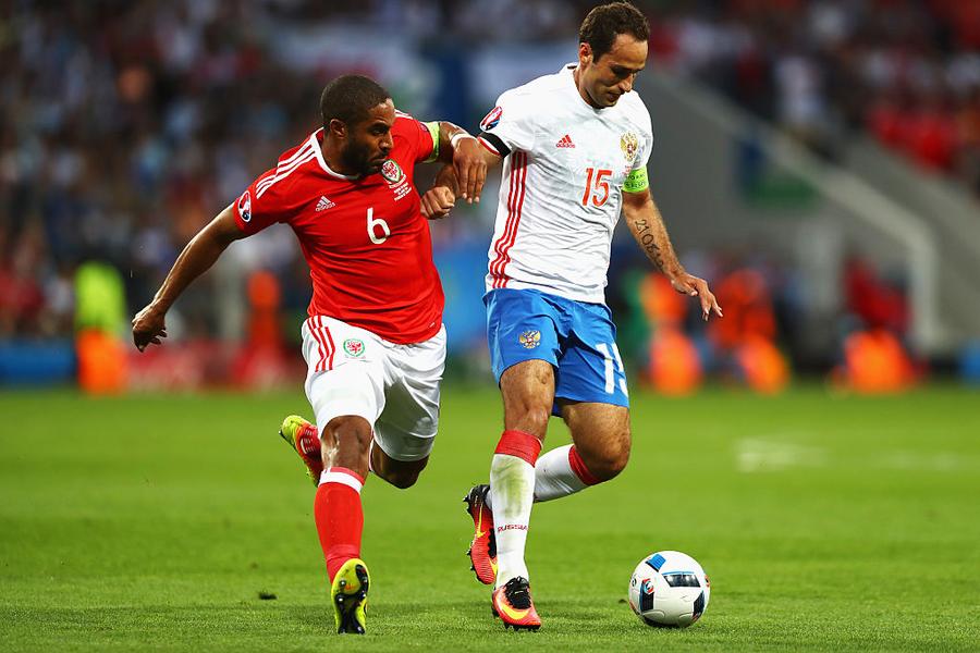 Shirokov, cu banderola Rusiei la mână „Am altă idee!” » Noi declarații scandaloase ale lui Shirokov, fostul căpitan al Rusiei care susține invazia ordonată de Vladimir Putin
