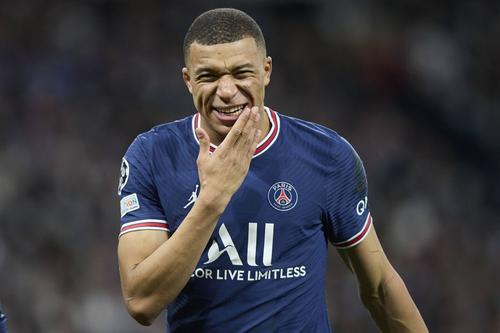 Michel (58 ani), fostul mare mijlocaș al lui Real Madrid, i-a criticat într-un mod dur pe fotbaliștii celor de la PSG, după ce clubul parizian a fost învins, scor 3-1, pe Santiago Bernabeu și a fost eliminat din Liga Campionilor.