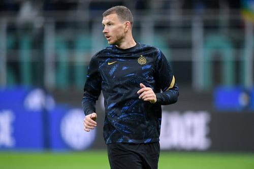 Edin Dzeko nu a fost folosit în deplasarea cu Liverpool