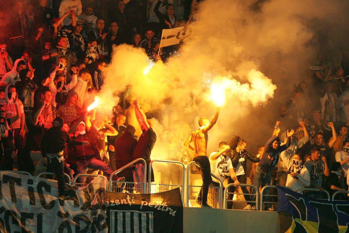Rivalitatea CFR Cluj - U Cluj, în imagini » Fotografii spectaculoase de la derby-urile dintre „feroviari” și „Șepcile Roșii”