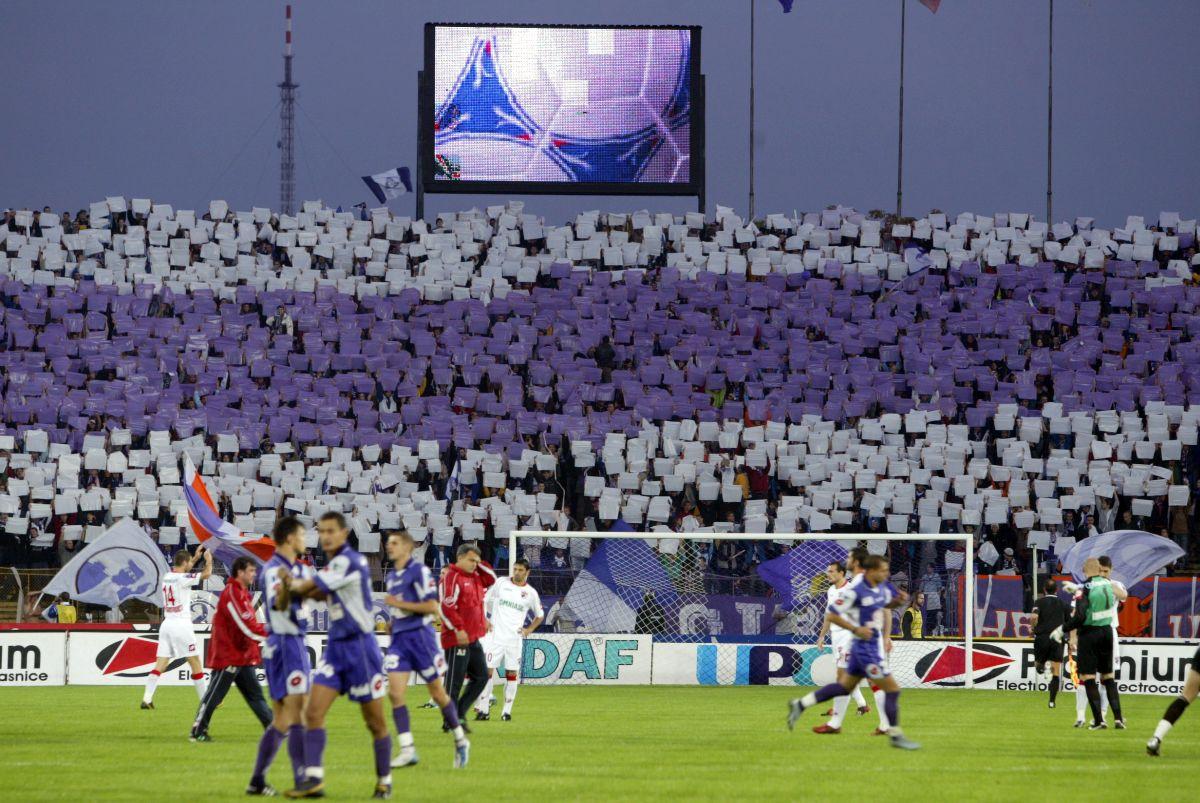 Derby-ul Dinamo - Poli Timișoara, în 30 de imagini incendiare » Cele mai dure mesaje ale unei rivalități aprige: „Pe titlurile și cupele voastre sigiliu DNA”