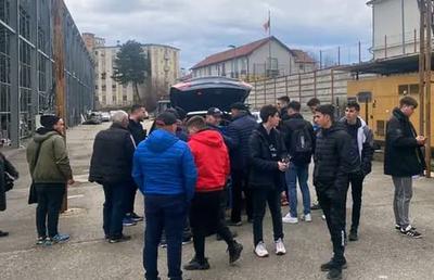 Bilete vândute din portbagaj și acuzații de speculă și distrugere » Ce s-a întâmplat, în Gruia, înaintea derby-ului CFR - U Cluj