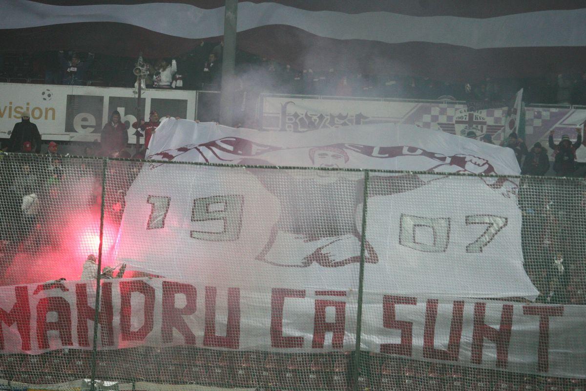 Rivalitatea CFR Cluj - U Cluj, în imagini » Fotografii spectaculoase de la derby-urile dintre „feroviari” și „Șepcile Roșii”