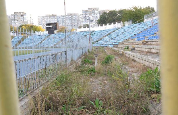 Se demolează stadionul „Gheorghe Hagi”. Urmează să fie semnate actele
