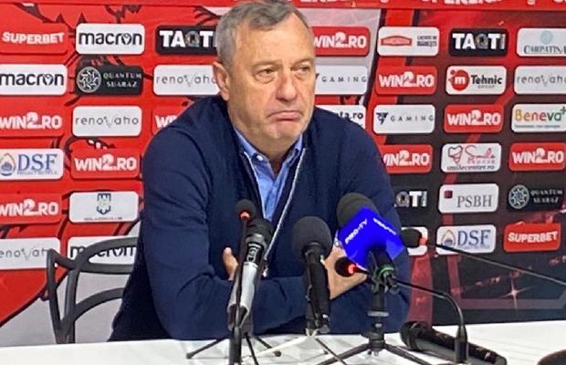 Rednic, dezlănțuit în conferință în subiectul de care depinde viitorul lui Dinamo: „Trebuie să plătească, ce vi se pare anormal?” + Dezvăluiri tari despre salariul unui om-cheie de la „câini”