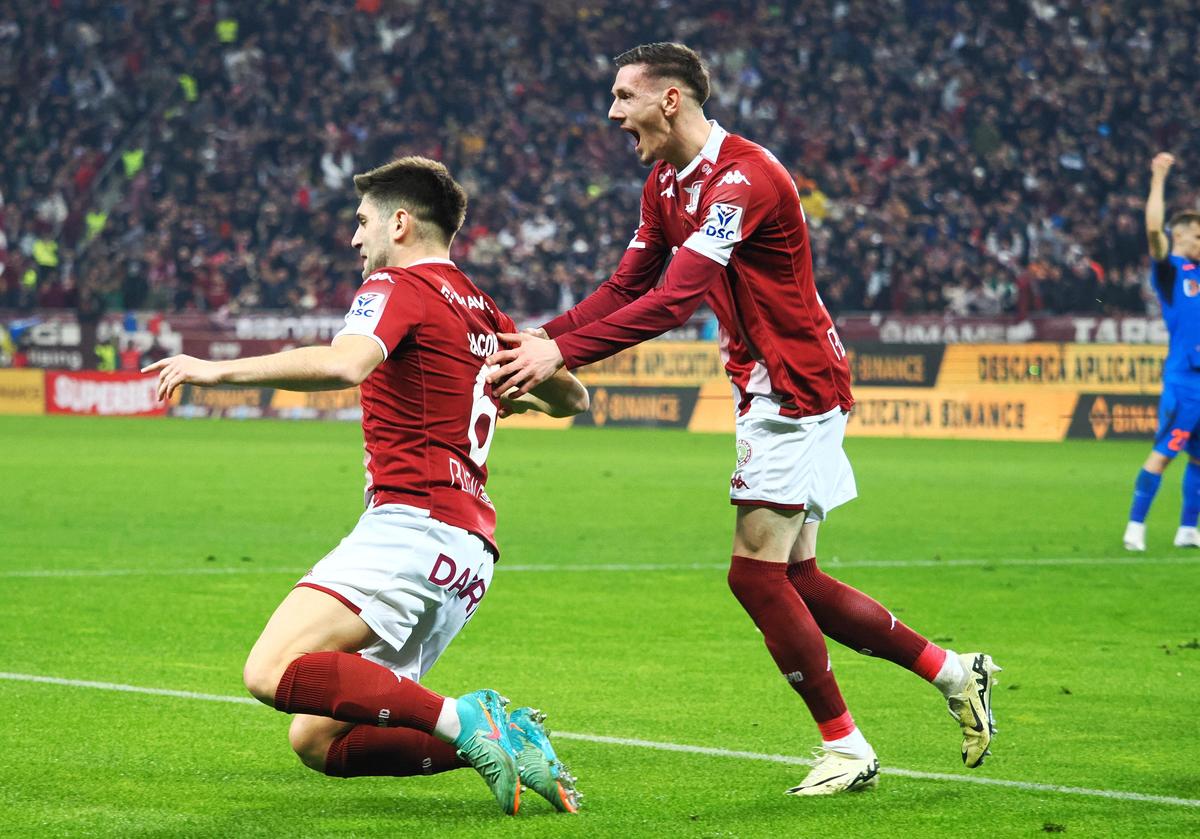 „Hai, mă!” » Imagini FABULOASE cu Dan Șucu și Victor Angelescu înainte de Rapid - FCSB 4-0